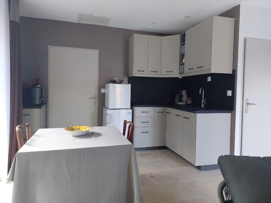 AureilleLocation Independante Au Coeur Des Alpilles Pour 2 Personnes Avec Jacuzzi别墅 外观 照片